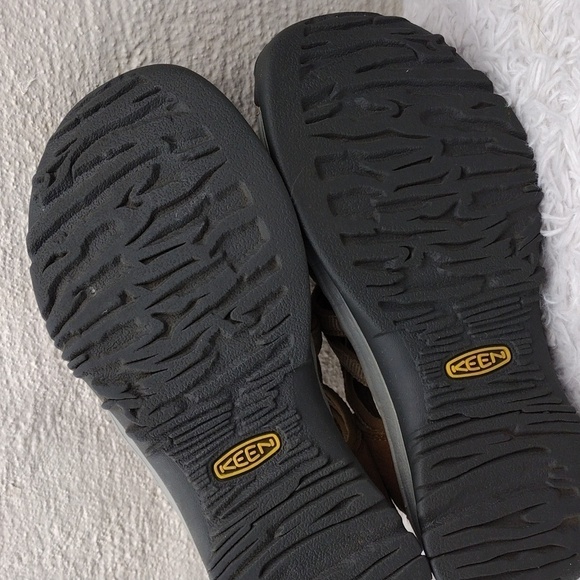 Keen Whisper Coffee Liqueur Suede Fabric Round Toe Toggle Lace Sport Sandal Shoe - Picture 8 of 16